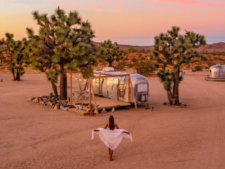 the-best-travel-blog-posts-around-the-world-to-inspire-you-voyagefox