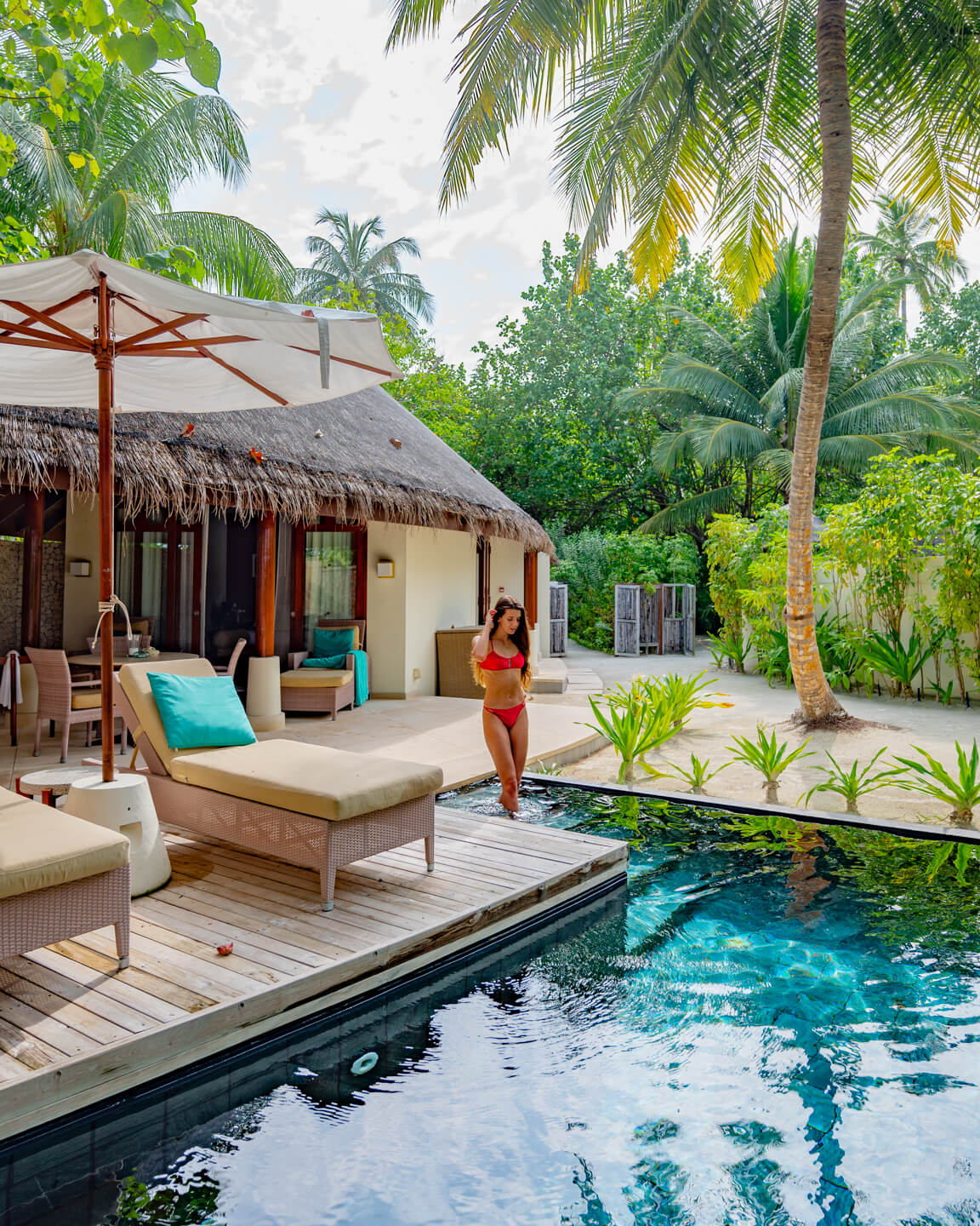 constance-halaveli-maldives-beach-villa-pool-2
