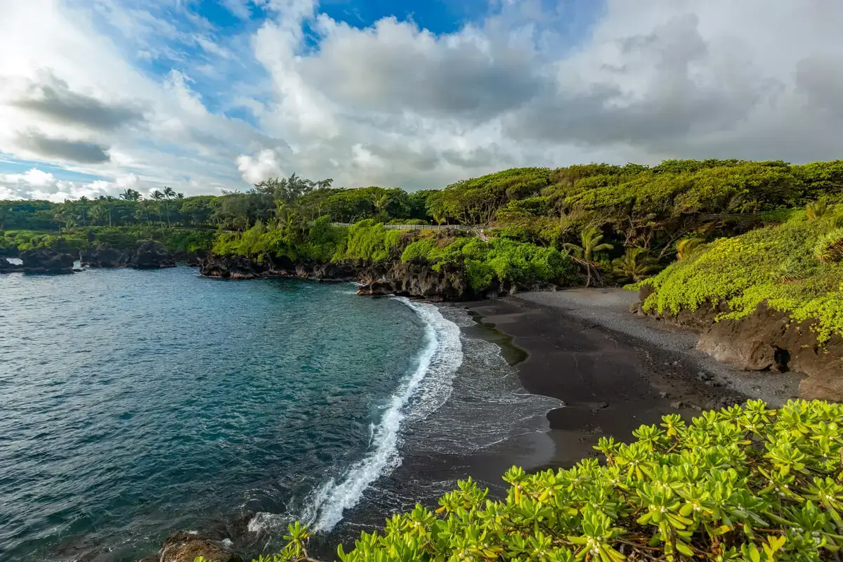 black sand beach, best attractions maui hi