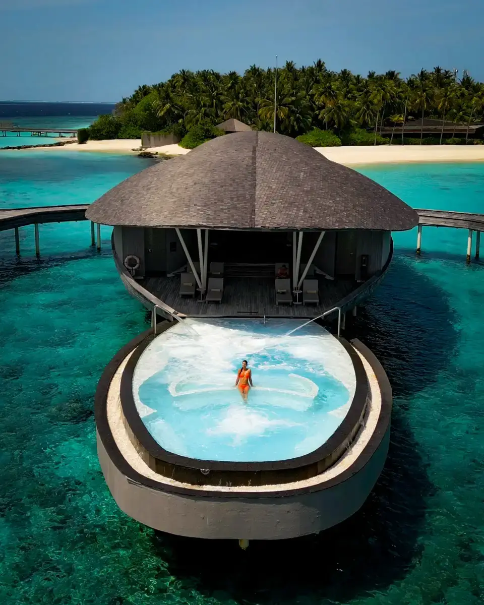 St. Regis Maldives Vommuli Resort, blue hole spa pool