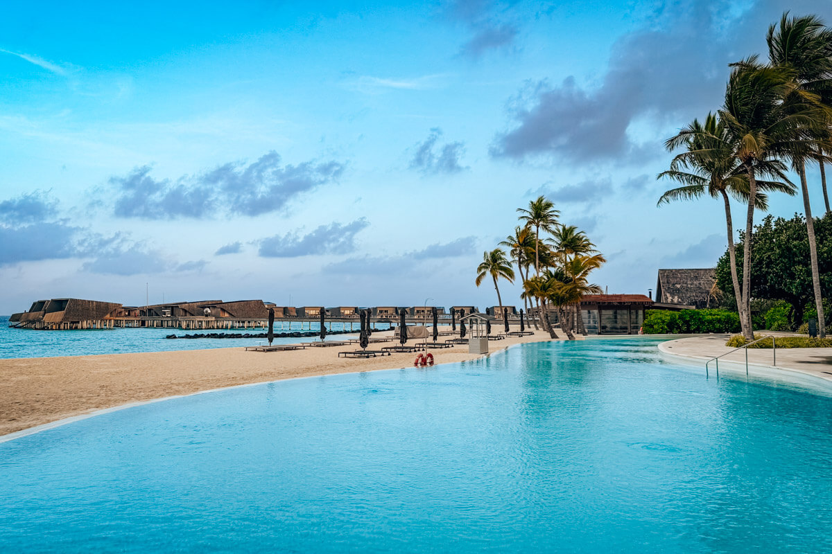 pool at the beach in the Maldives at the St. Regis Maldives Vommuli Resort