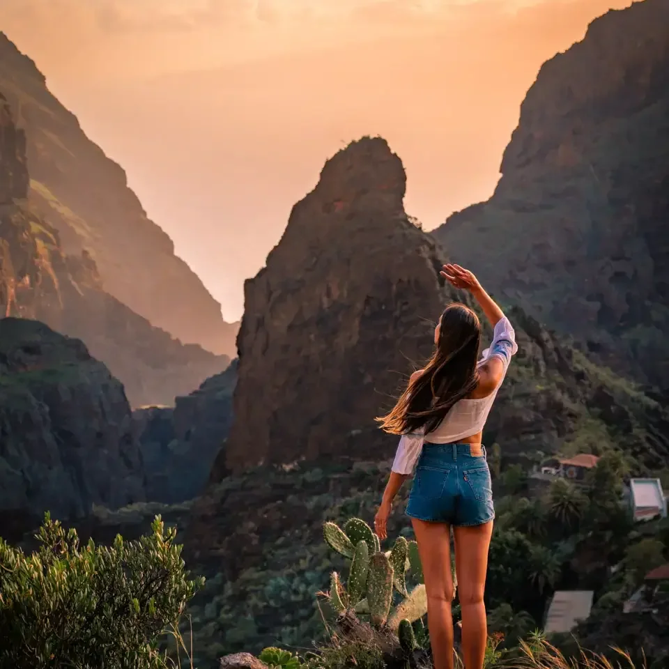 masca-valley-tenerife-photo-spots Overlooking the Masca mountain village from a view point during sunset in Tenerife