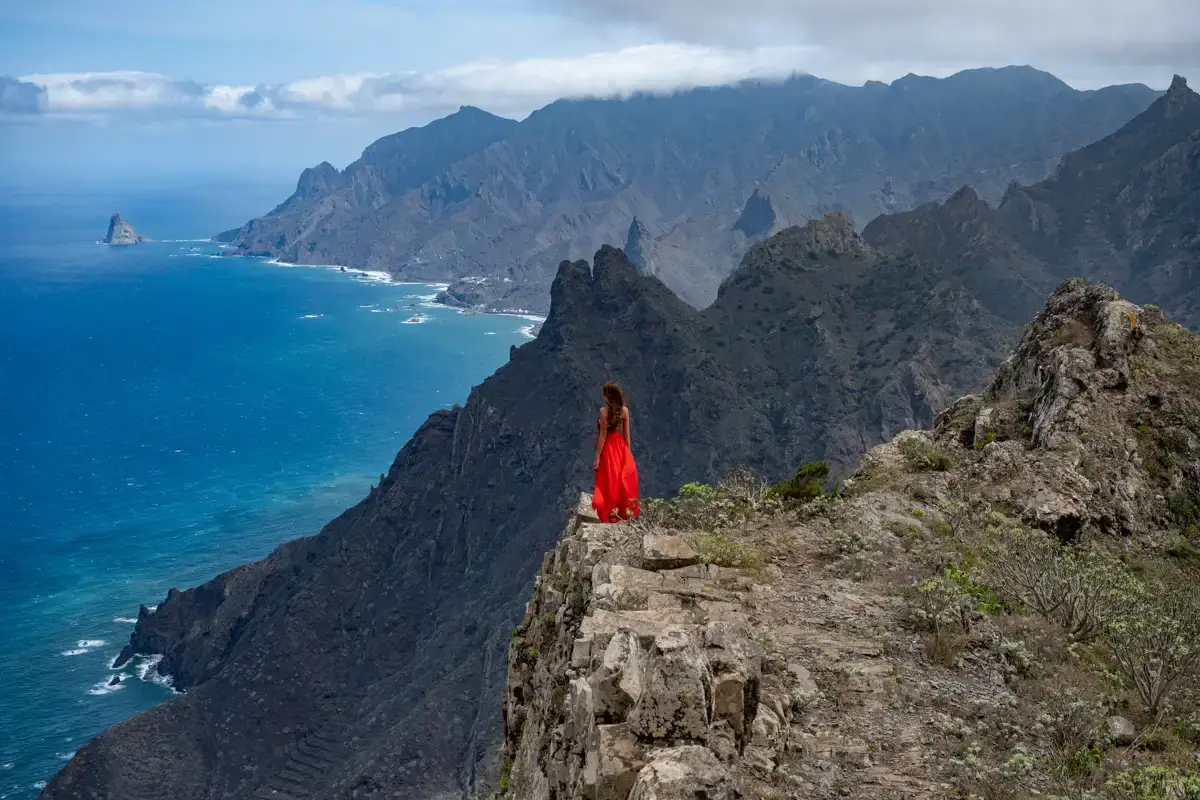 teneriffa-sehenswürdigkeiten-anaga-rural-park view over the coast line of the Anaga Rural Park in Tenerife, one of the best sights and photo spots in Tenerife