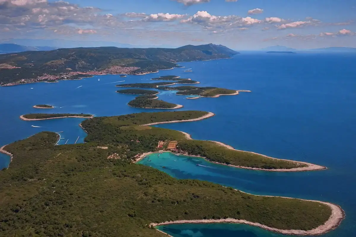 pakleni islands in Croatia, one of the best places to visit