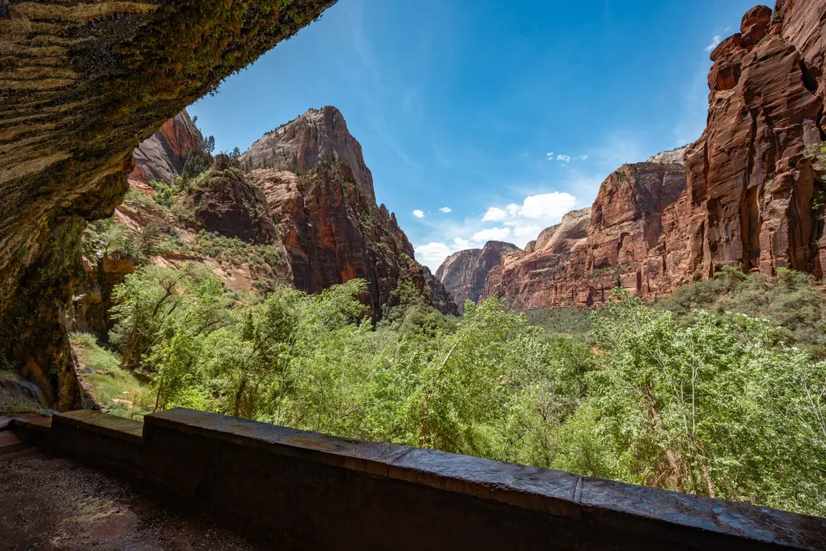 weeping-rock-view-zion-national-park weeping rock view Zion National Park, easy hike