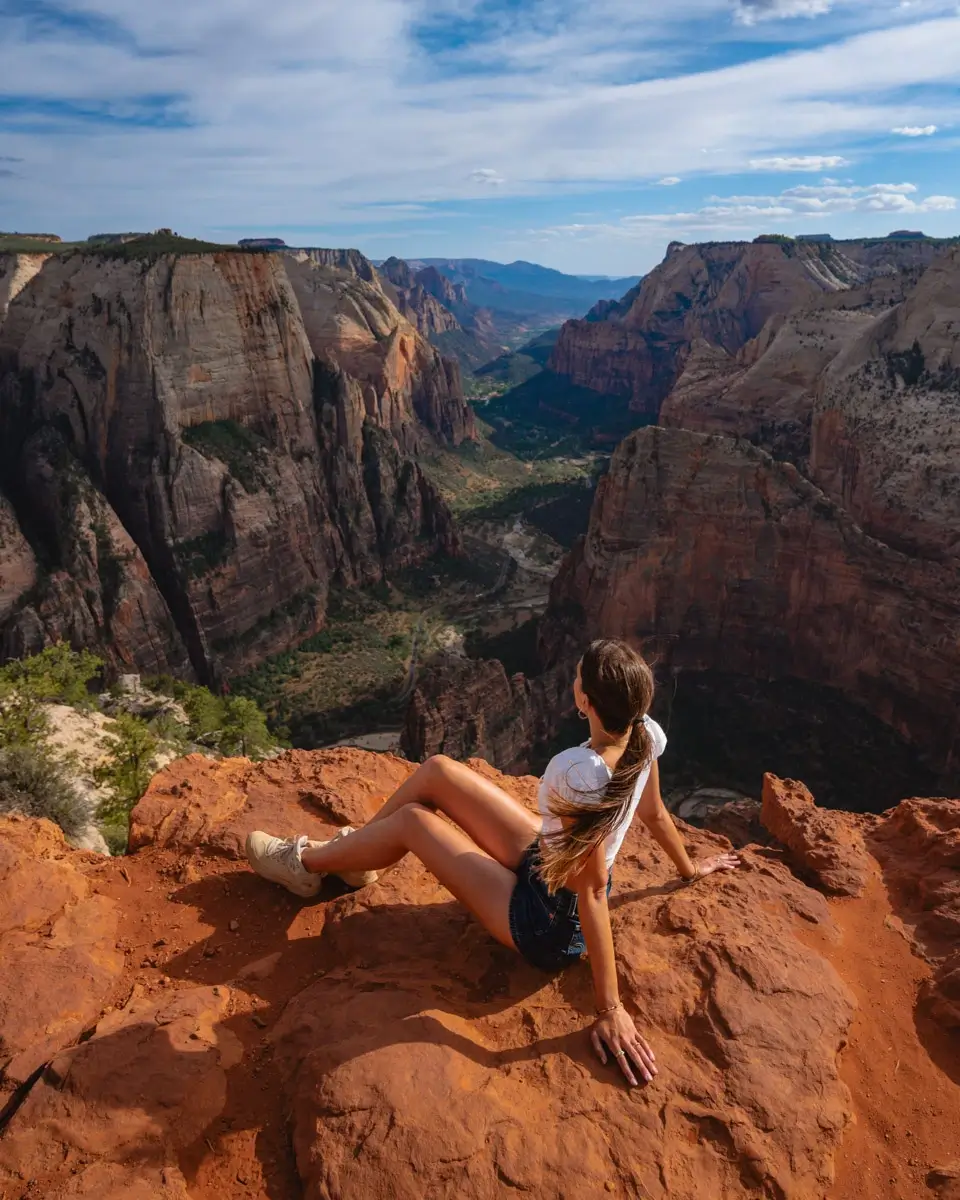 best viewpoint in Zion National Park: Observation point, overlooking the Zion canopy, hidden gem in Zion National Park