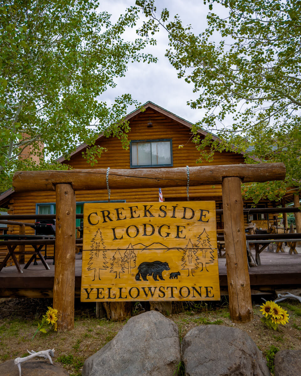 creekside-lodge-yellowstone-national-park Creekside lodge, accommodation recommendation, cozy wooden cabin near Yellowstone national park