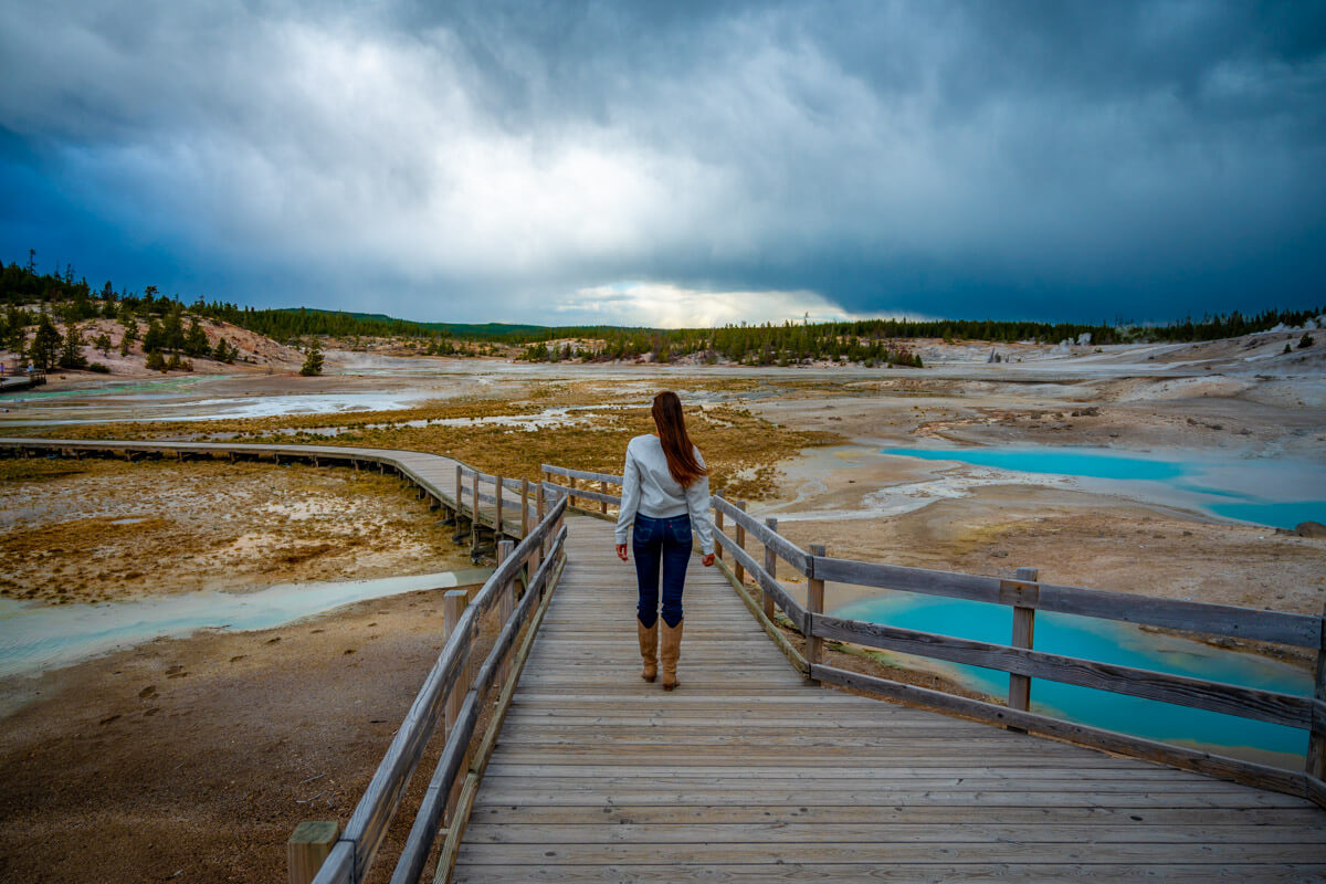 geothermal-activity-yellowstone-national-park-tips Geothermal activity with geysers and blue hot springs in Yellowstone national park
