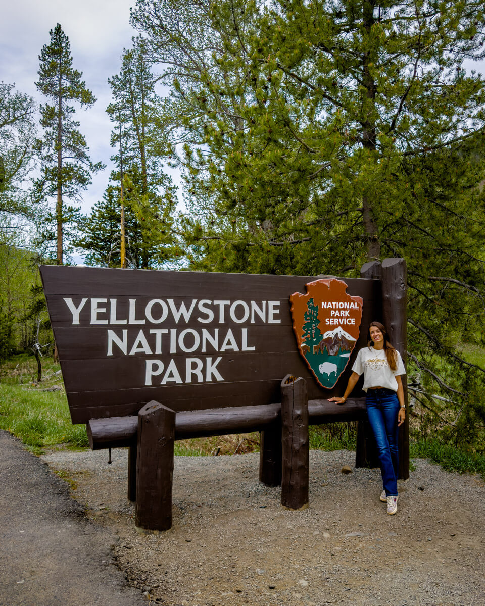 one-day-yellowstone-national-park-sign Yellowstone National park entrance sign, one perfect day in the park with all highlights